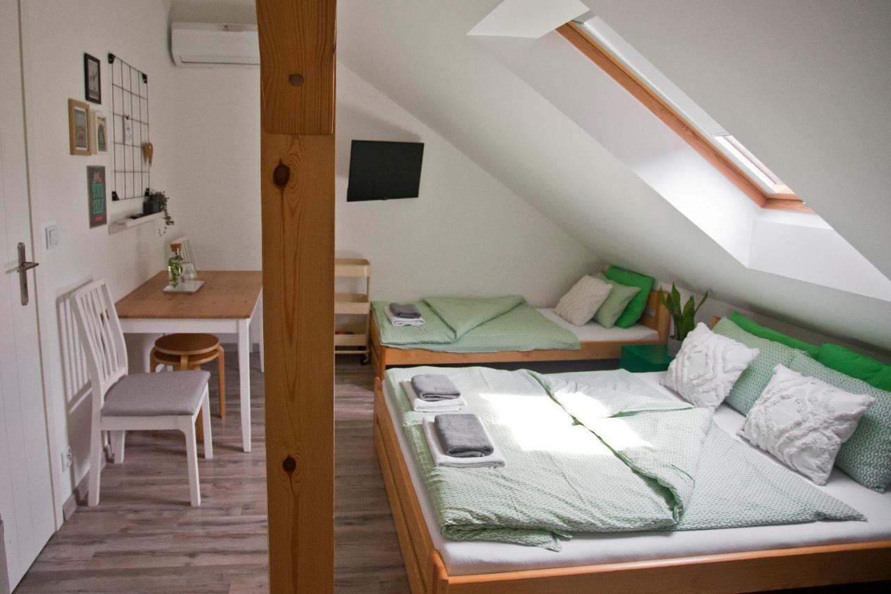 Hostel 33 Тшебиния Екстериор снимка